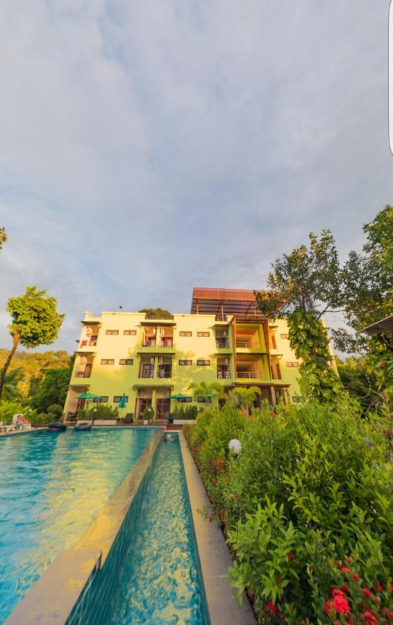 Morakot Lanta Resort Koh Lanta Exterior photo